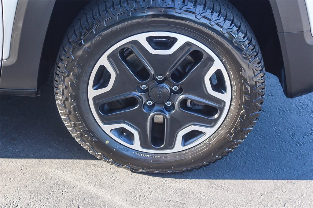 Thumbnail: 2015 Jeep Renegade - 21