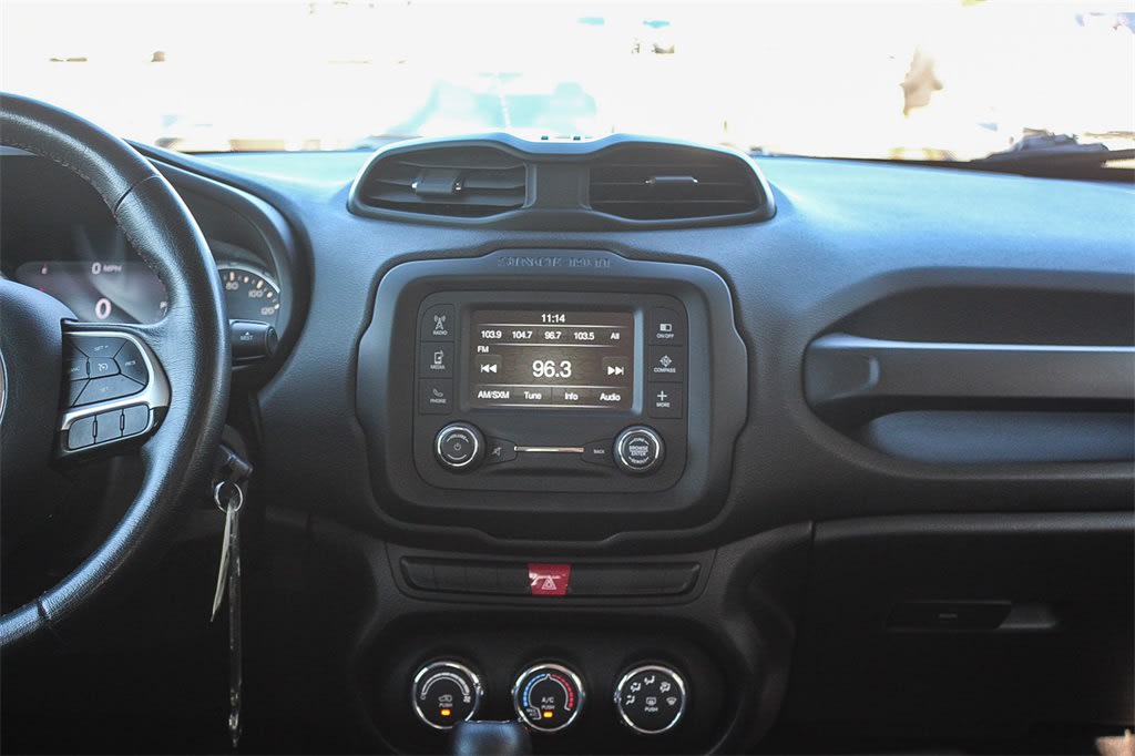 Thumbnail: 2015 Jeep Renegade - 13