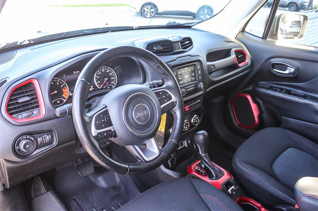 Thumbnail: 2015 Jeep Renegade - 12