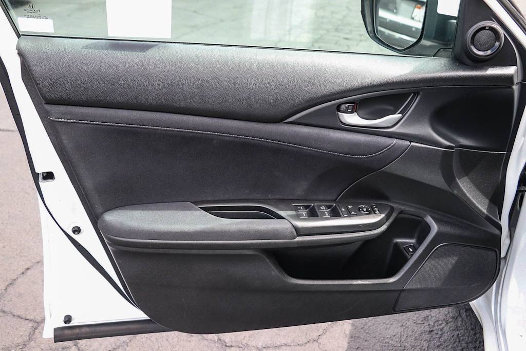 Thumbnail: 2019 Honda Insight - 18