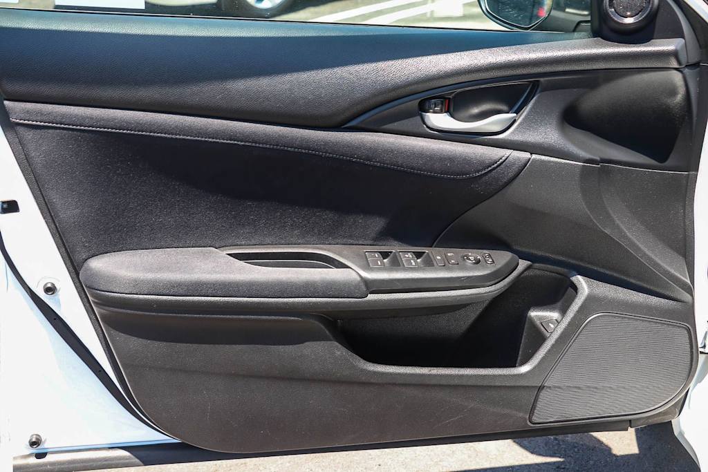 Thumbnail: 2019 Honda Insight - 24