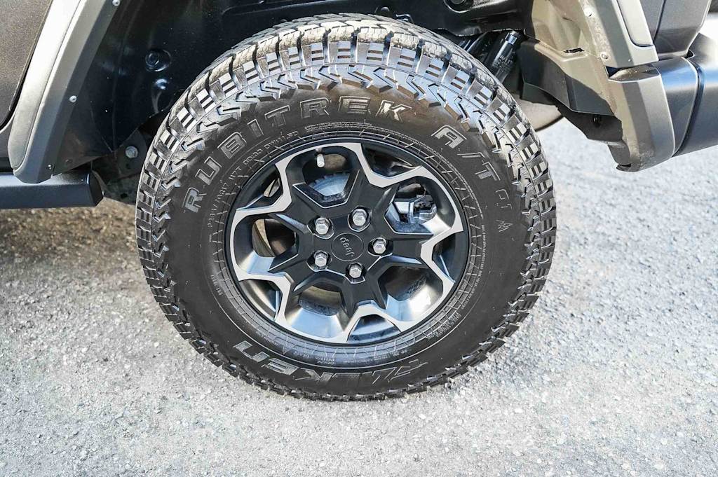 Thumbnail: 2021 Jeep Wrangler - 15