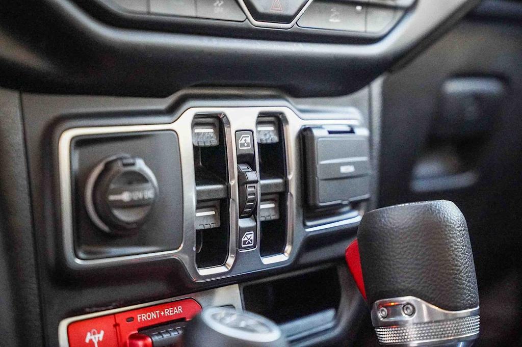 Thumbnail: 2021 Jeep Wrangler - 17