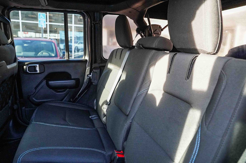 Thumbnail: 2021 Jeep Wrangler - 9