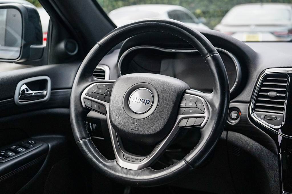 Thumbnail: 2020 Jeep Grand Cherokee - 8