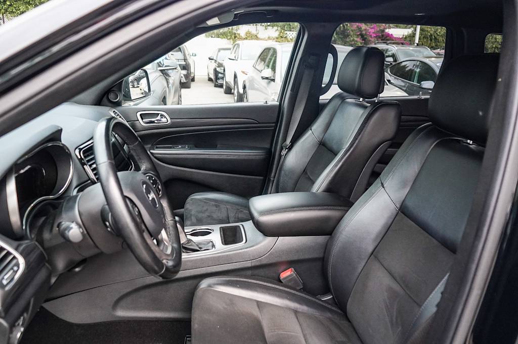 Thumbnail: 2020 Jeep Grand Cherokee - 10