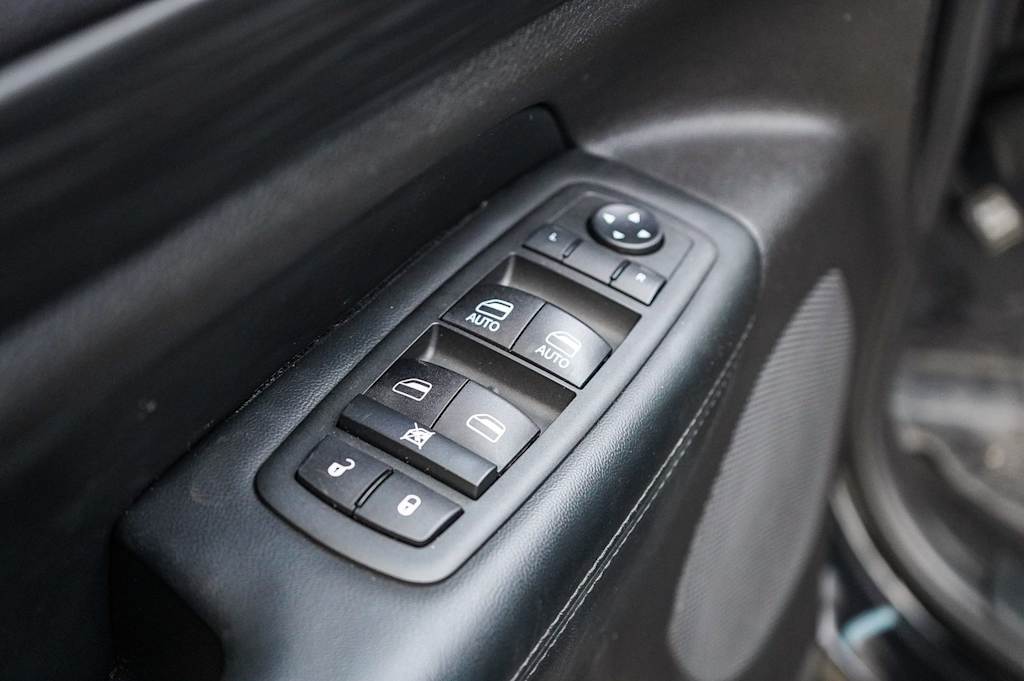 Thumbnail: 2020 Jeep Grand Cherokee - 24