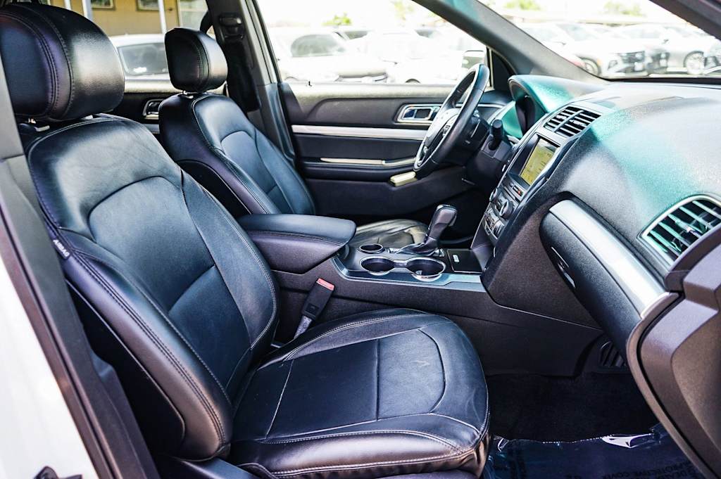Thumbnail: 2017 Ford Explorer - 10