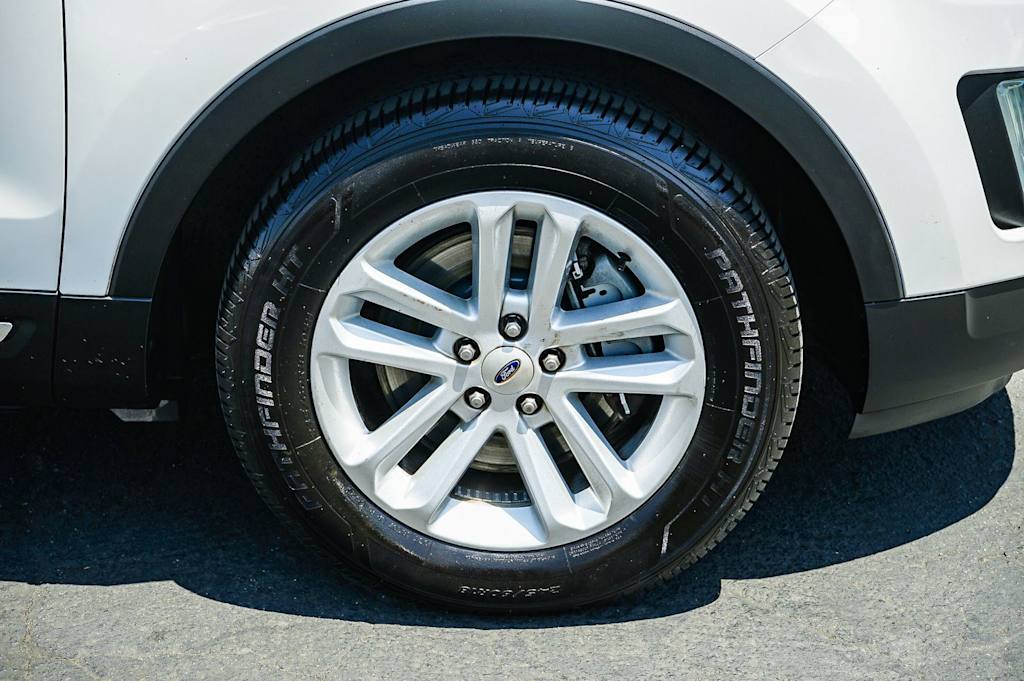 Thumbnail: 2017 Ford Explorer - 7