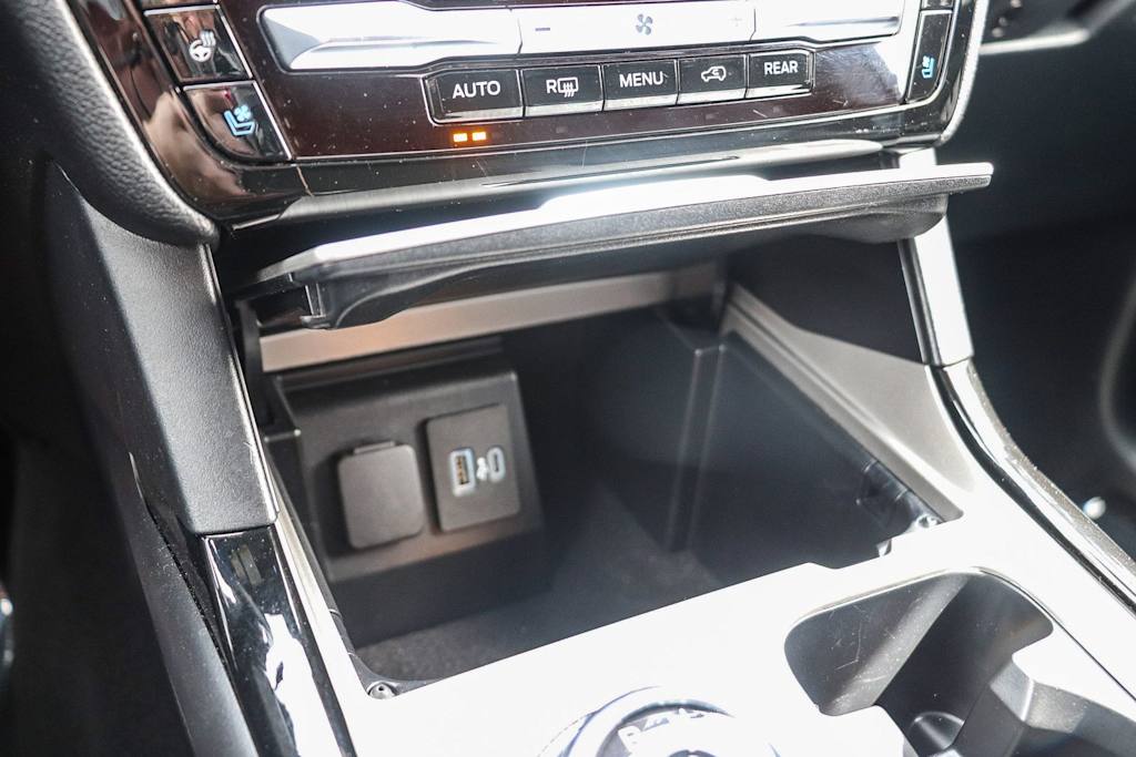 Thumbnail: 2021 Ford Explorer - 25