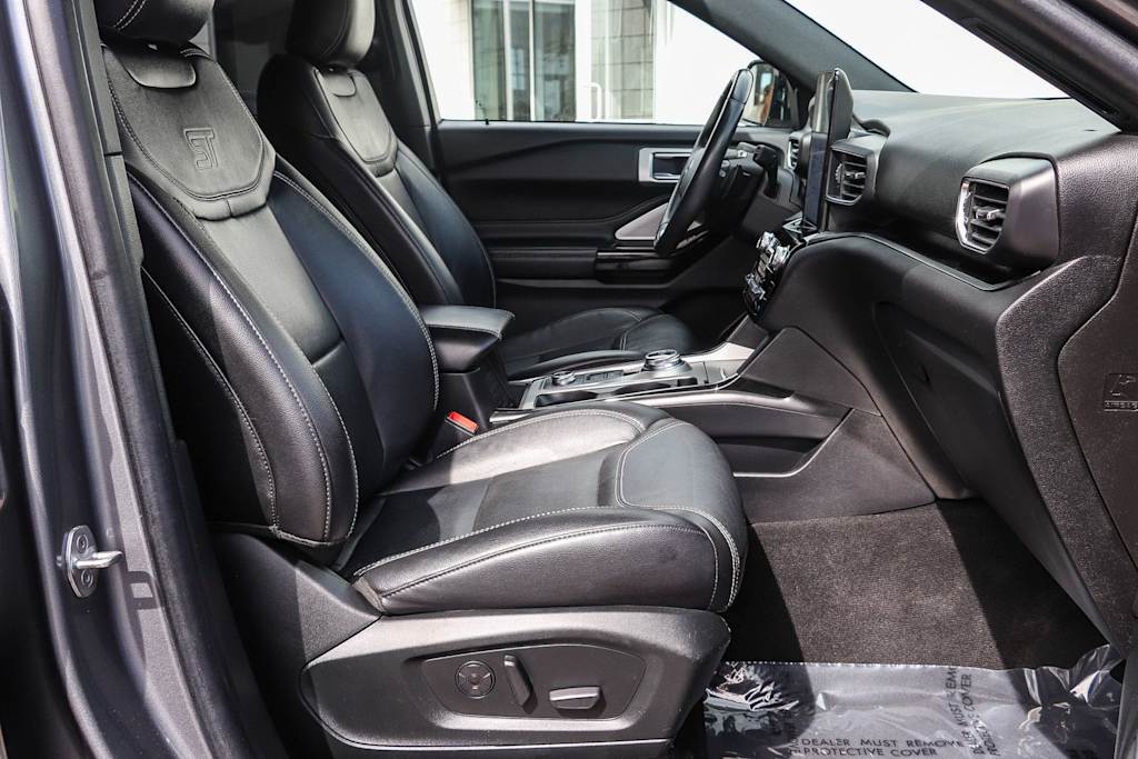 Thumbnail: 2021 Ford Explorer - 8