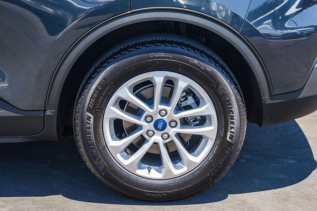 Thumbnail: 2022 Ford Escape - 22