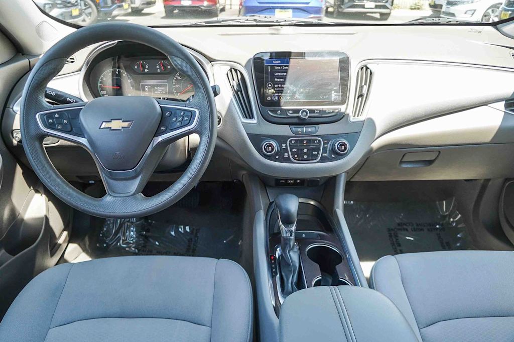 Thumbnail: 2022 Chevrolet Malibu - 2