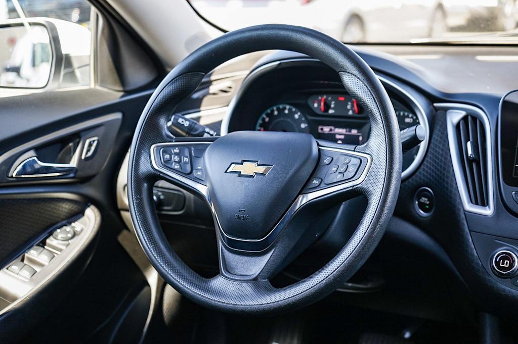 Thumbnail: 2023 Chevrolet Malibu - 12
