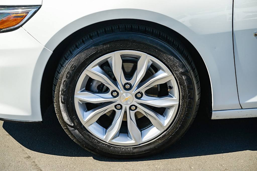 Thumbnail: 2023 Chevrolet Malibu - 6