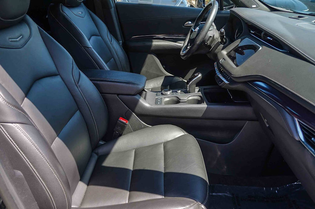 Thumbnail: 2023 Cadillac XT4 - 10
