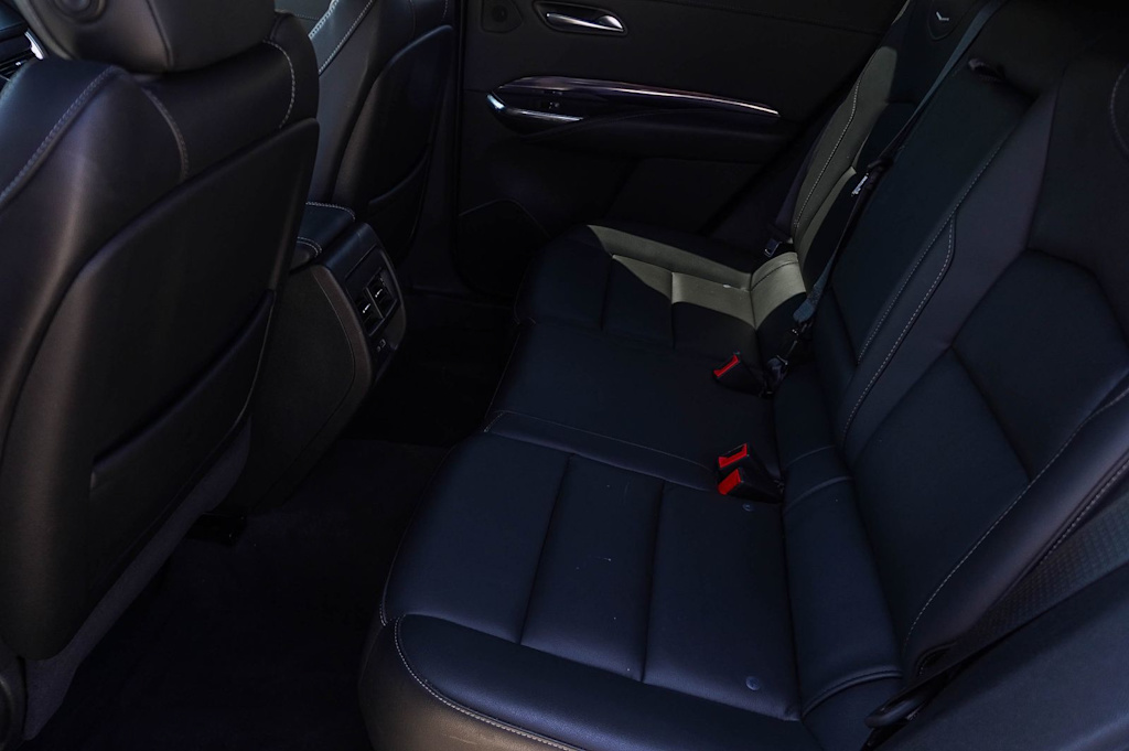 Thumbnail: 2023 Cadillac XT4 - 12