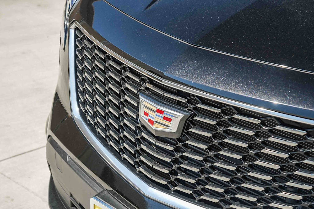 Thumbnail: 2023 Cadillac XT4 - 21