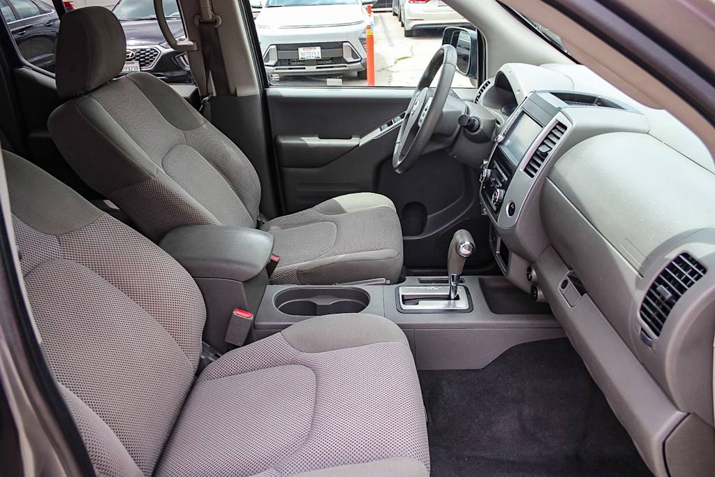 2019 Nissan Frontier SV 9