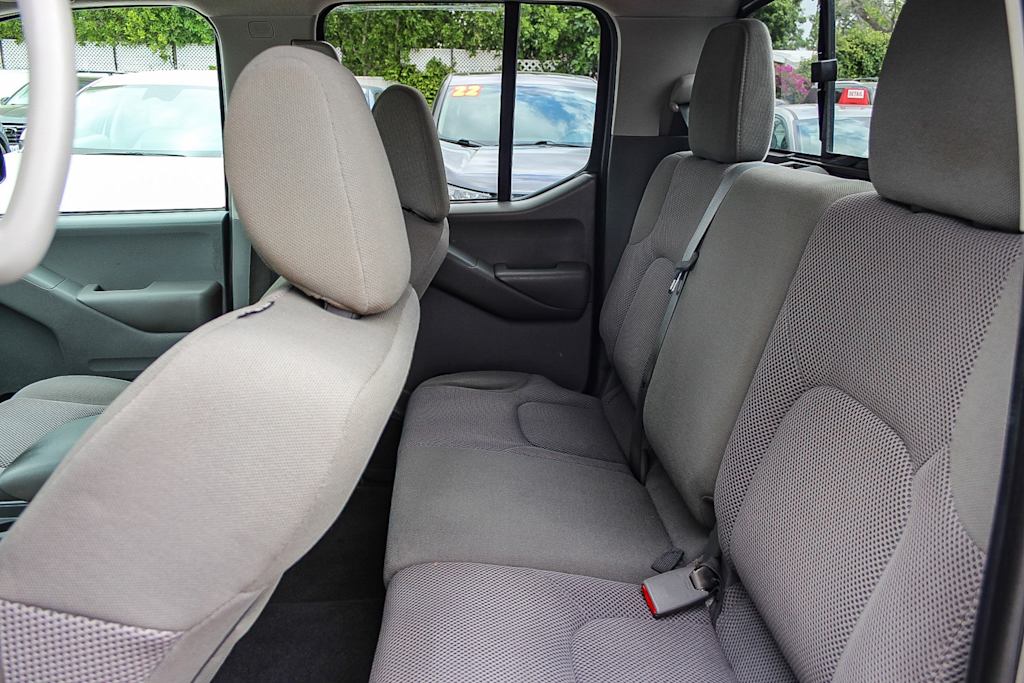 2019 Nissan Frontier SV 11