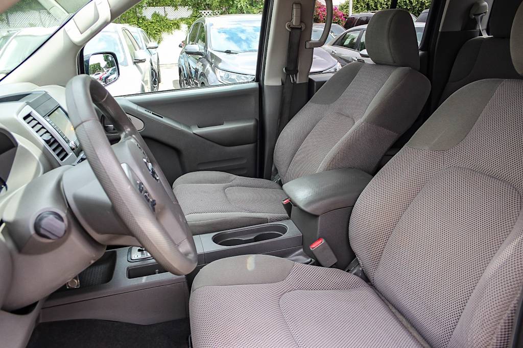 2019 Nissan Frontier SV 10