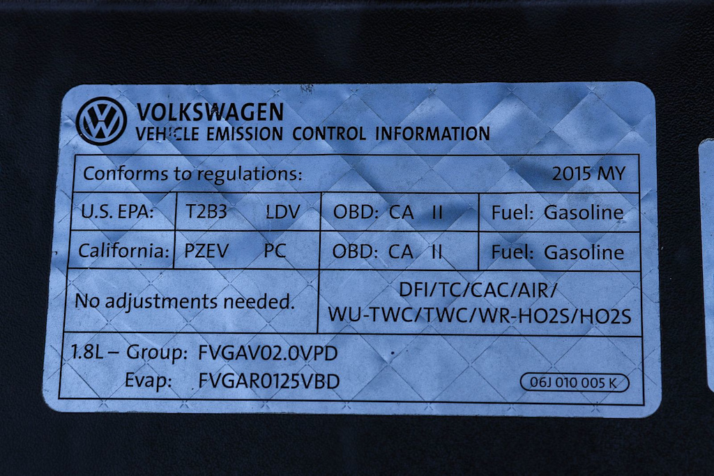 Thumbnail: 2015 Volkswagen Passat - 18