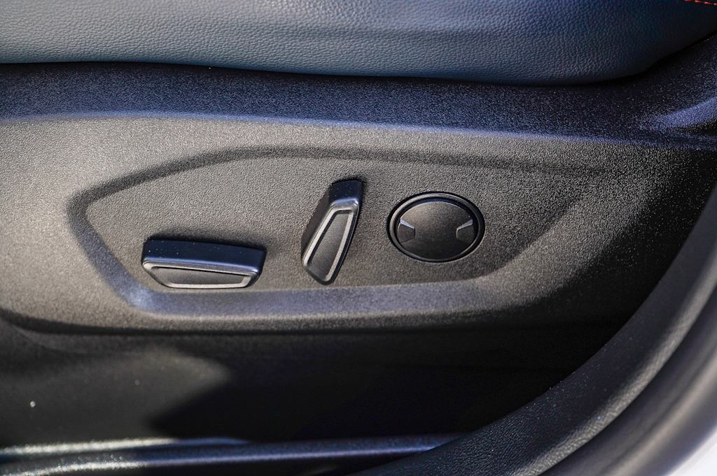 Thumbnail: 2023 Ford Edge - 24