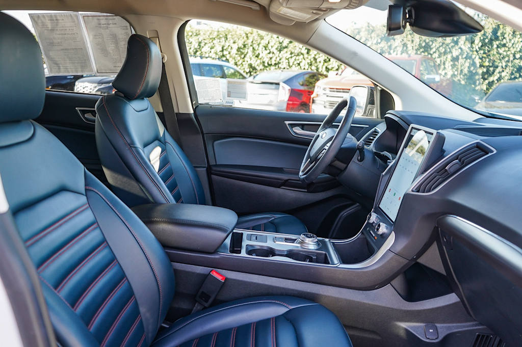 Thumbnail: 2023 Ford Edge - 10