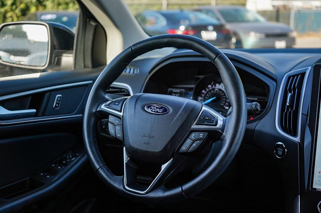 Thumbnail: 2023 Ford Edge - 9