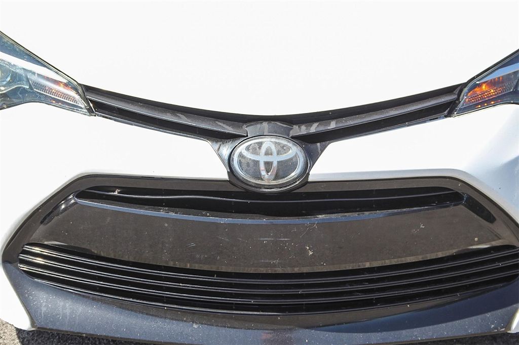 Thumbnail: 2018 Toyota Corolla - 18