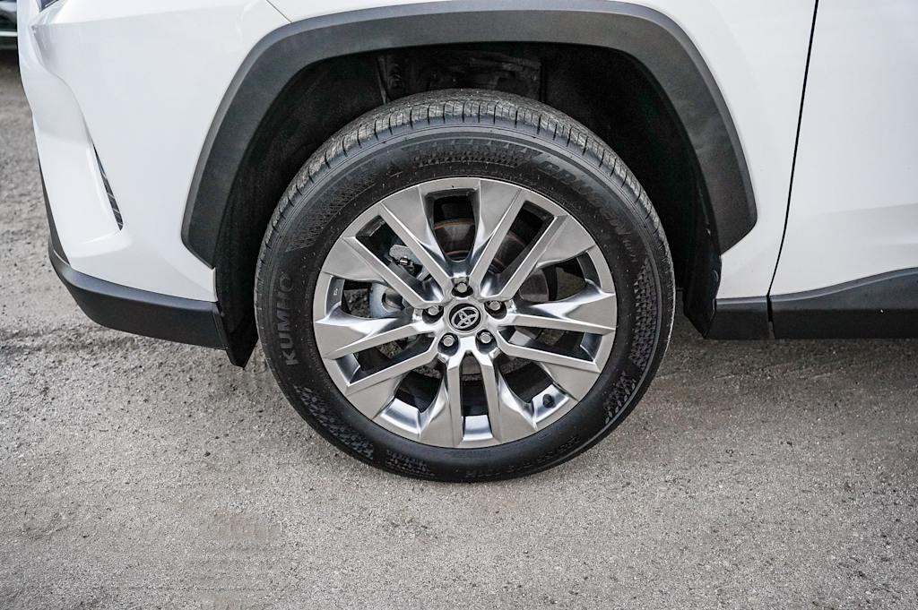 Thumbnail: 2020 Toyota RAV4 - 7