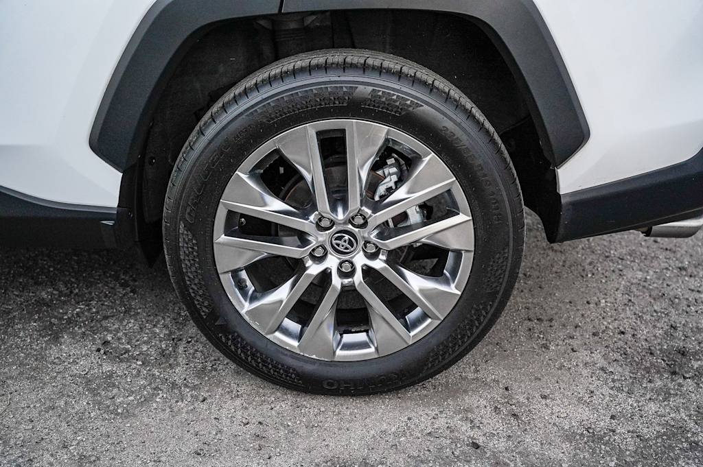 Thumbnail: 2020 Toyota RAV4 - 20