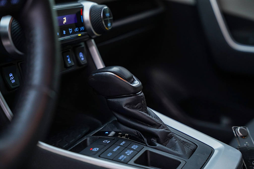 Thumbnail: 2020 Toyota RAV4 - 14