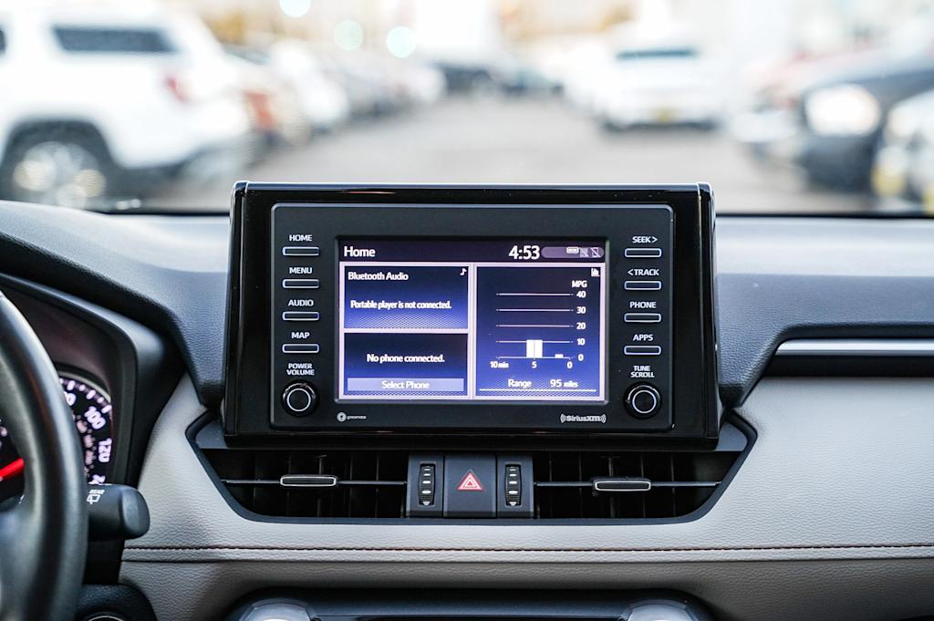 Thumbnail: 2020 Toyota RAV4 - 23