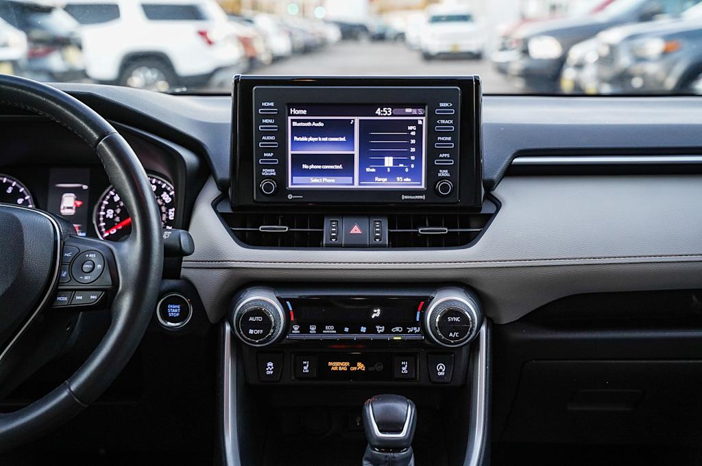 Thumbnail: 2020 Toyota RAV4 - 13