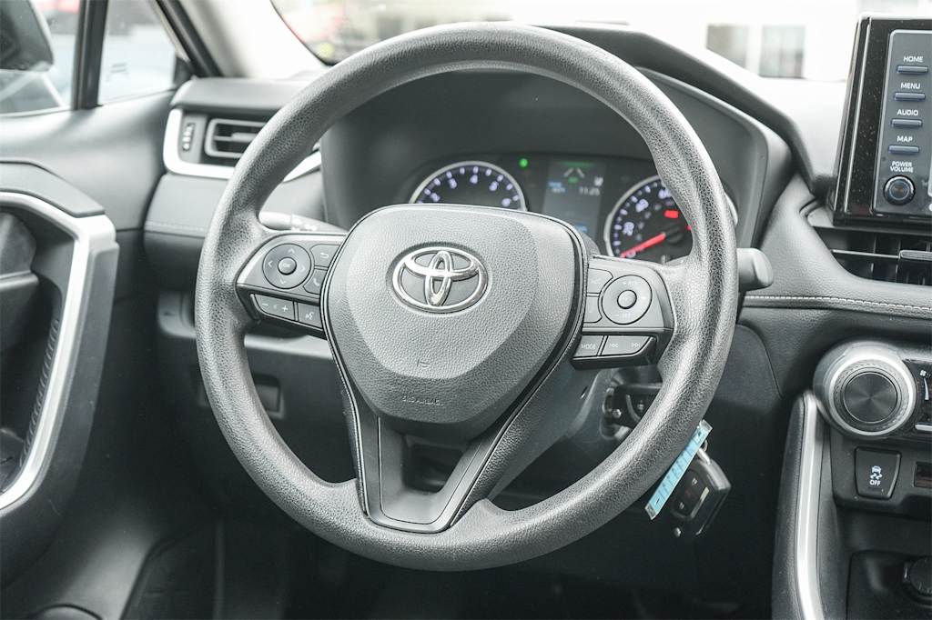 2021 Toyota RAV4 LE 8