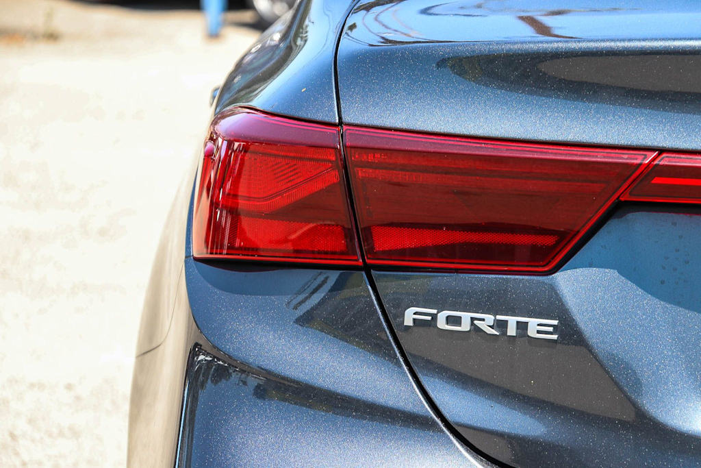 Thumbnail: 2023 Kia Forte - 23