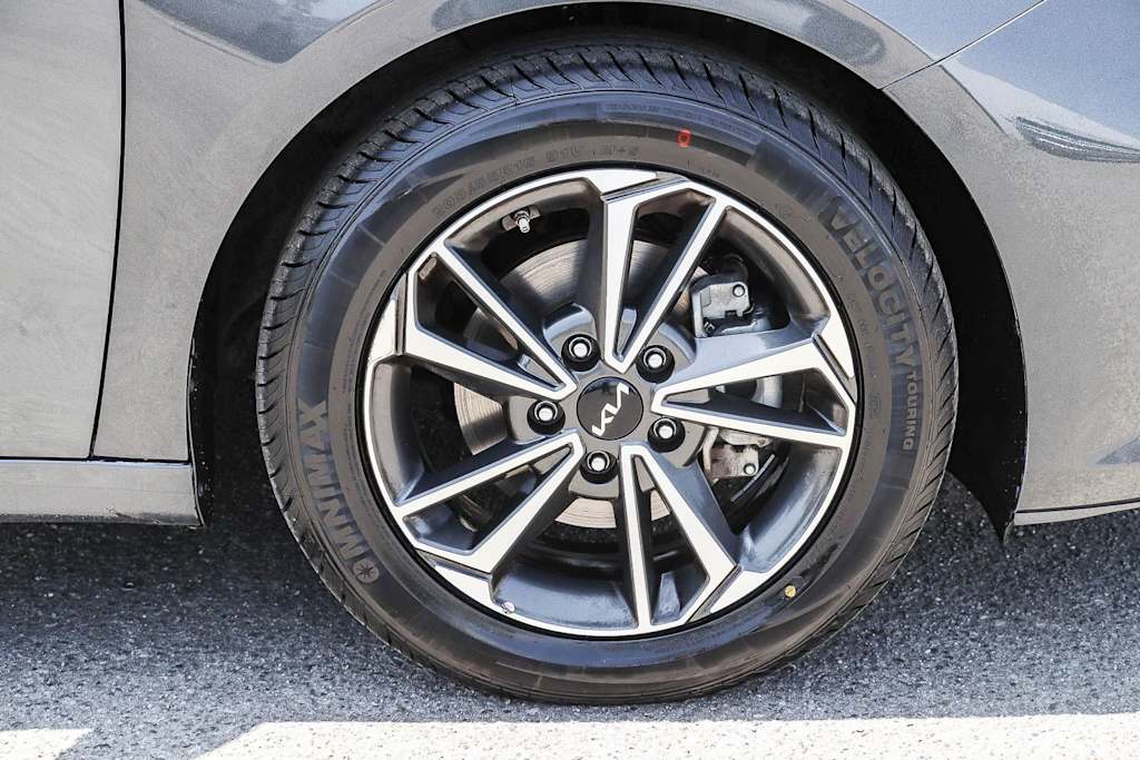 Thumbnail: 2023 Kia Forte - 6