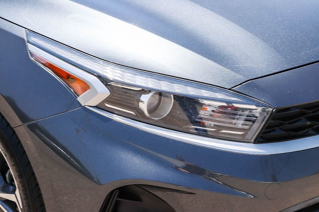 Thumbnail: 2023 Kia Forte - 21