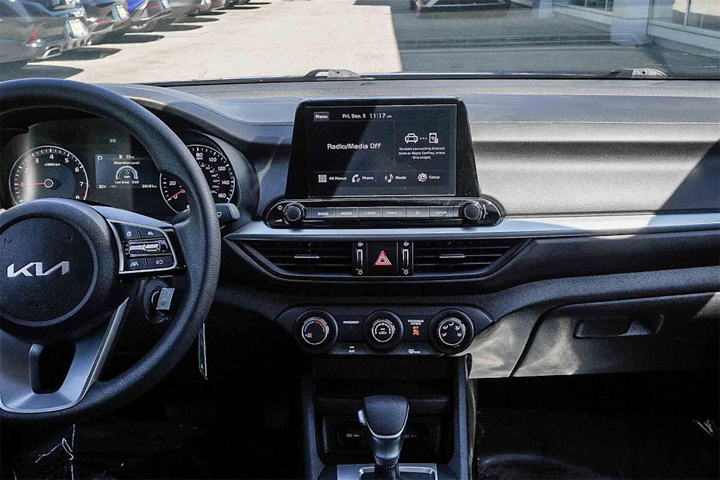 Thumbnail: 2023 Kia Forte - 8