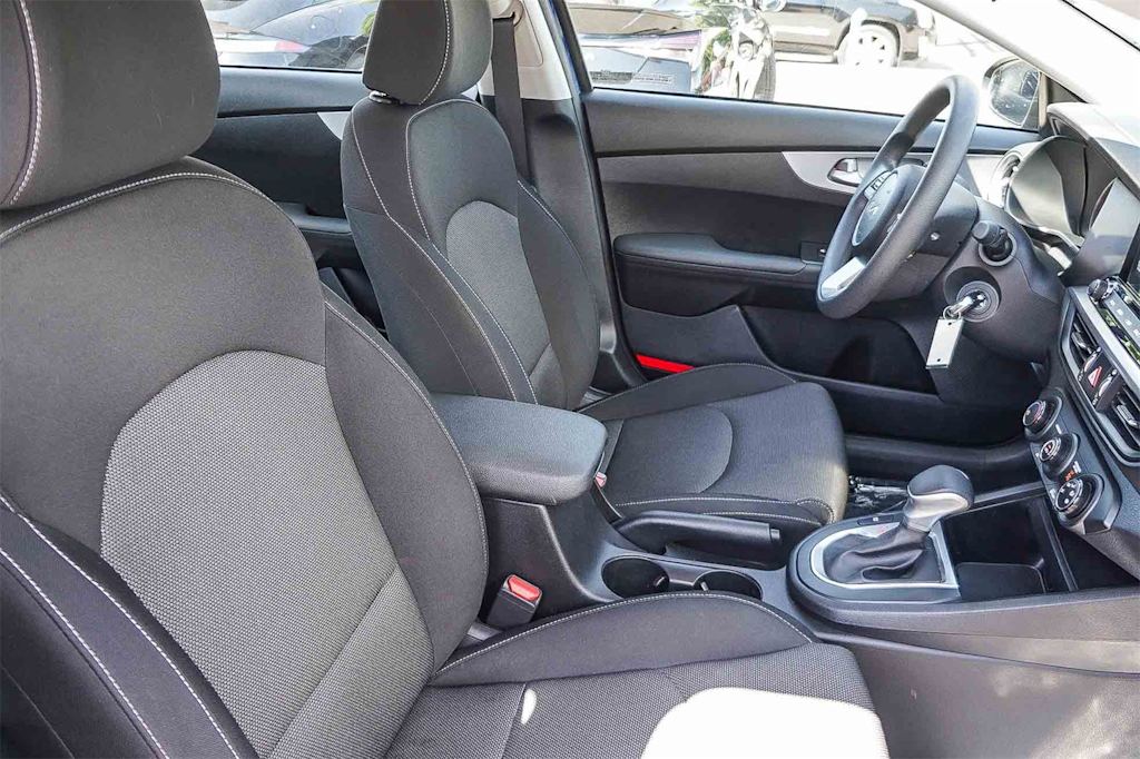 Thumbnail: 2023 Kia Forte - 10