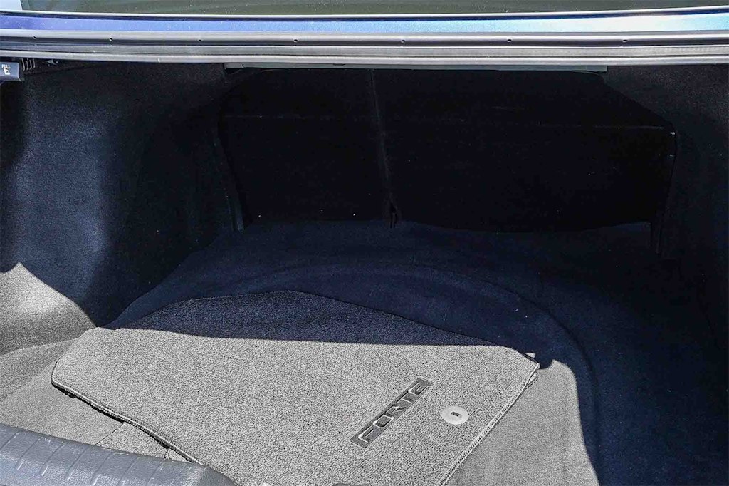 Thumbnail: 2023 Kia Forte - 15