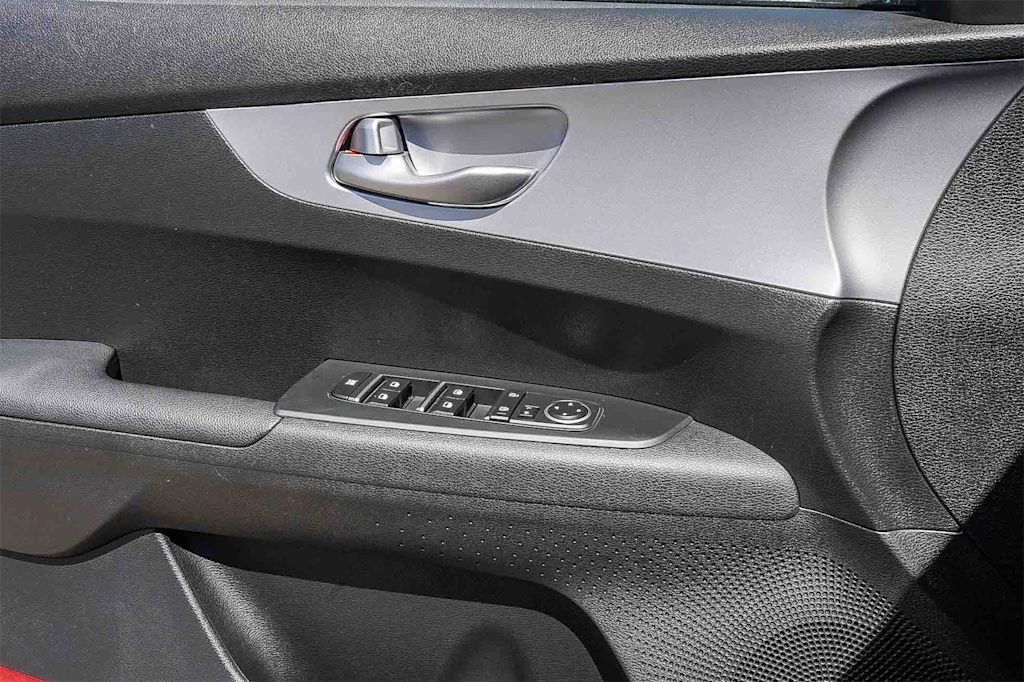 Thumbnail: 2023 Kia Forte - 24