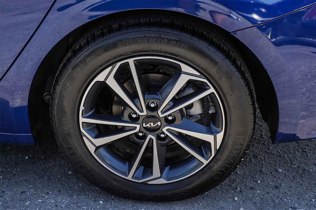 Thumbnail: 2023 Kia Forte - 6