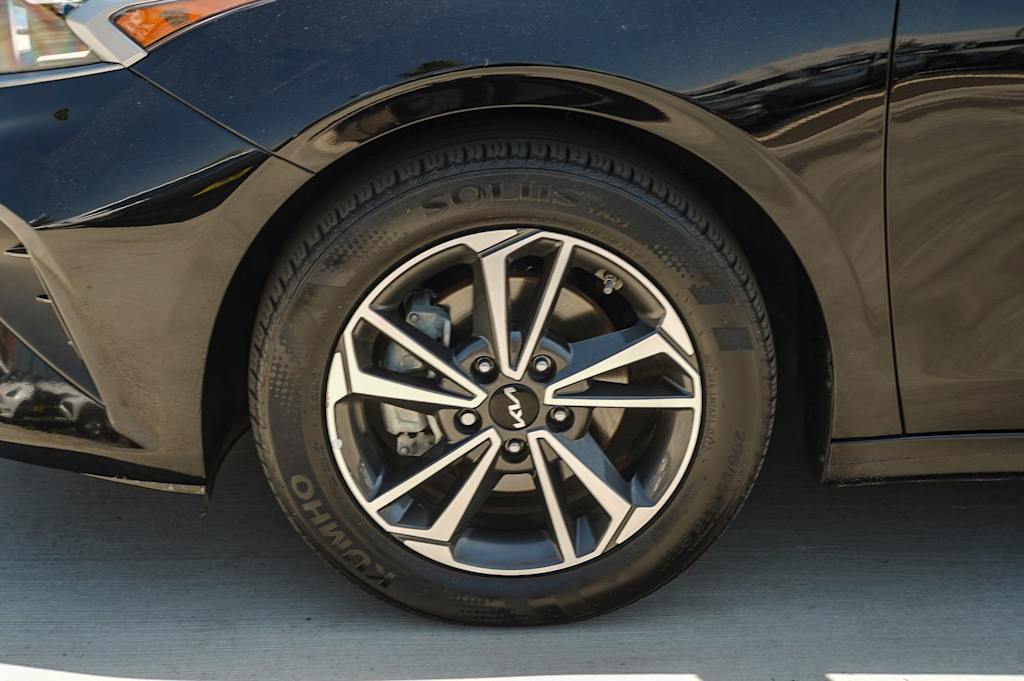 Thumbnail: 2023 Kia Forte - 7