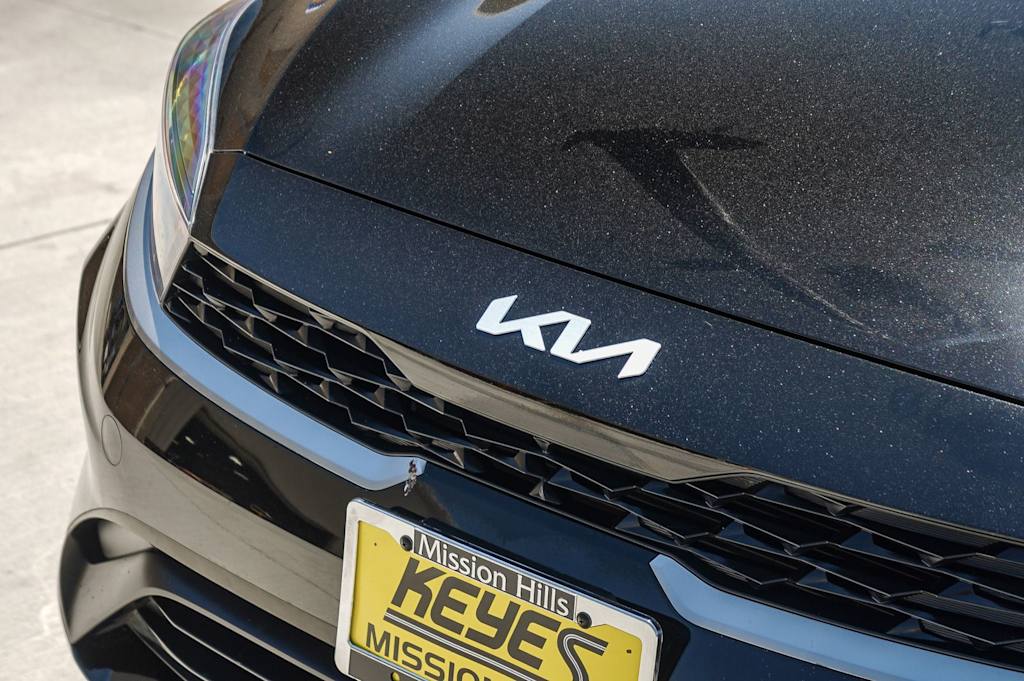 Thumbnail: 2023 Kia Forte - 21