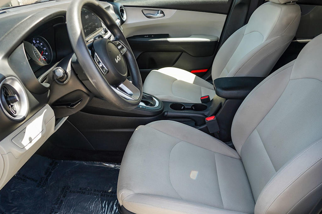 Thumbnail: 2023 Kia Forte - 11