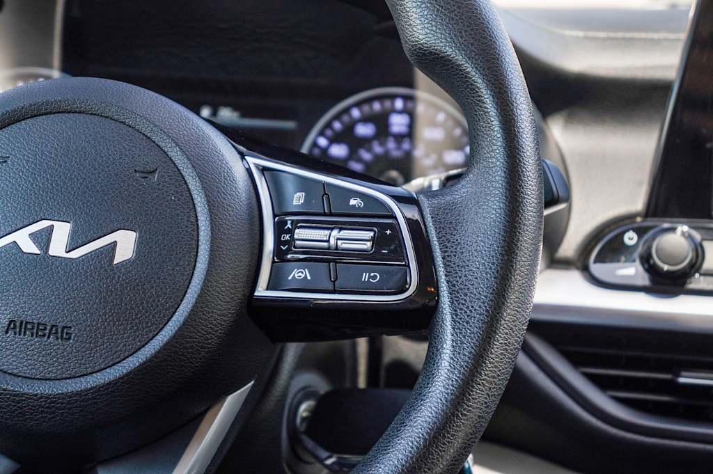 Thumbnail: 2023 Kia Forte - 25