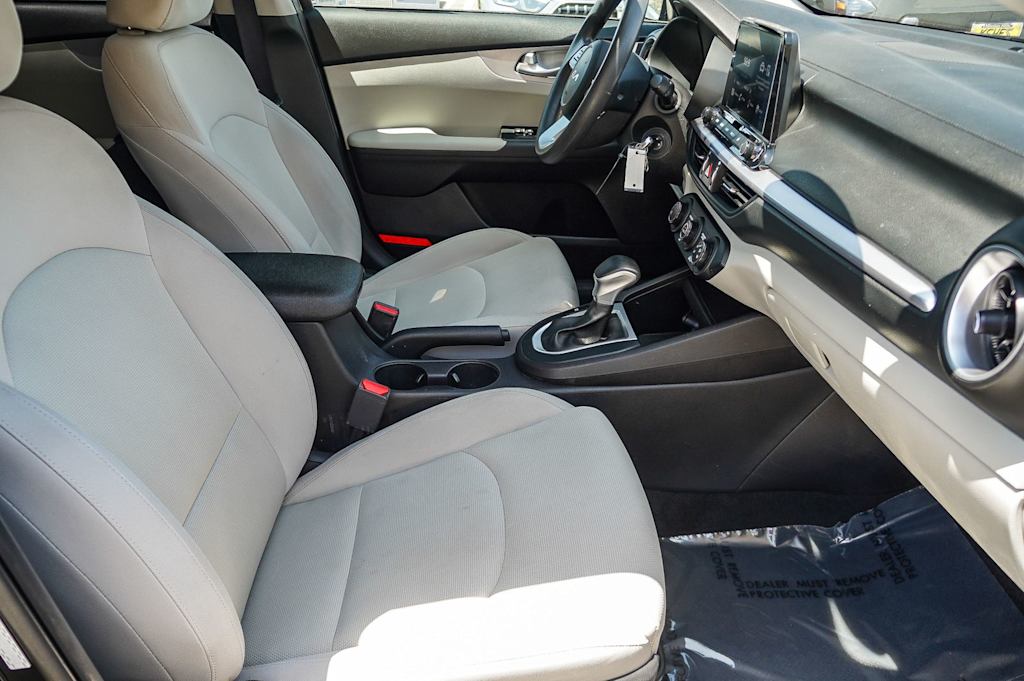 Thumbnail: 2023 Kia Forte - 10