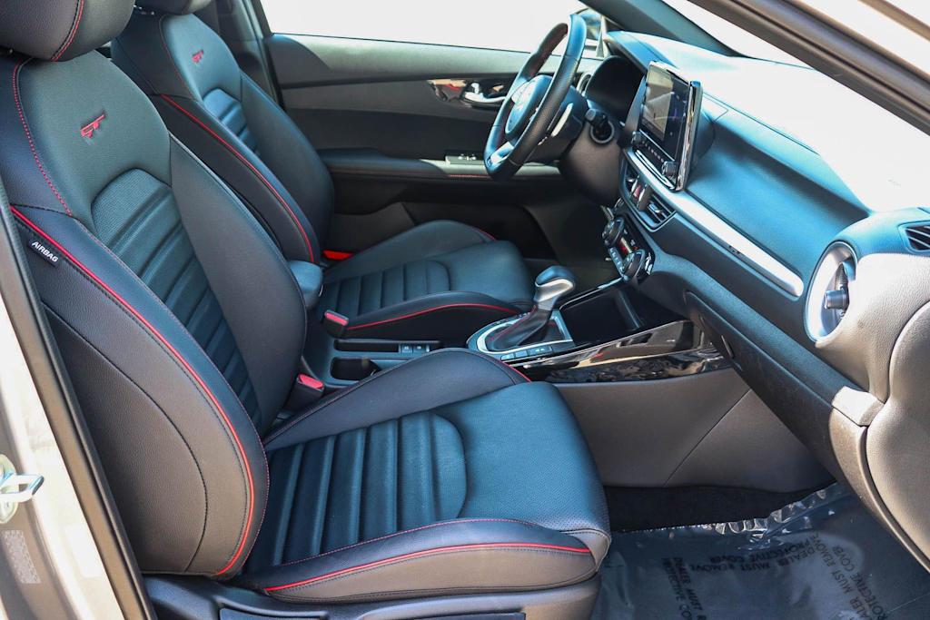Thumbnail: 2023 Kia Forte - 9